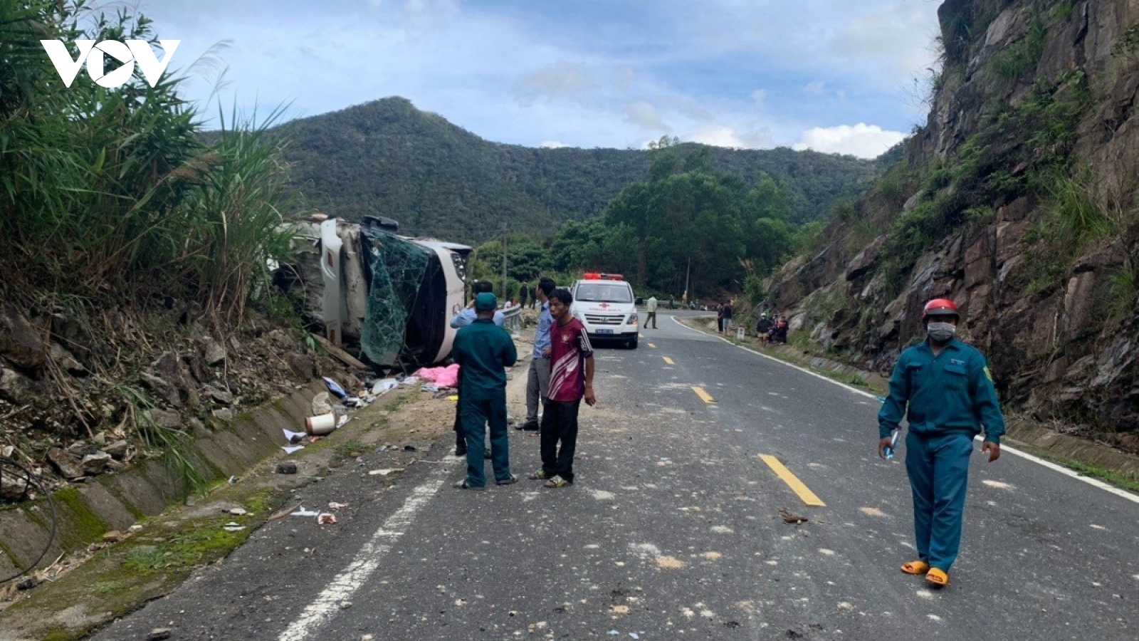Four Chinese killed as passenger bus overturns in central Vietnam